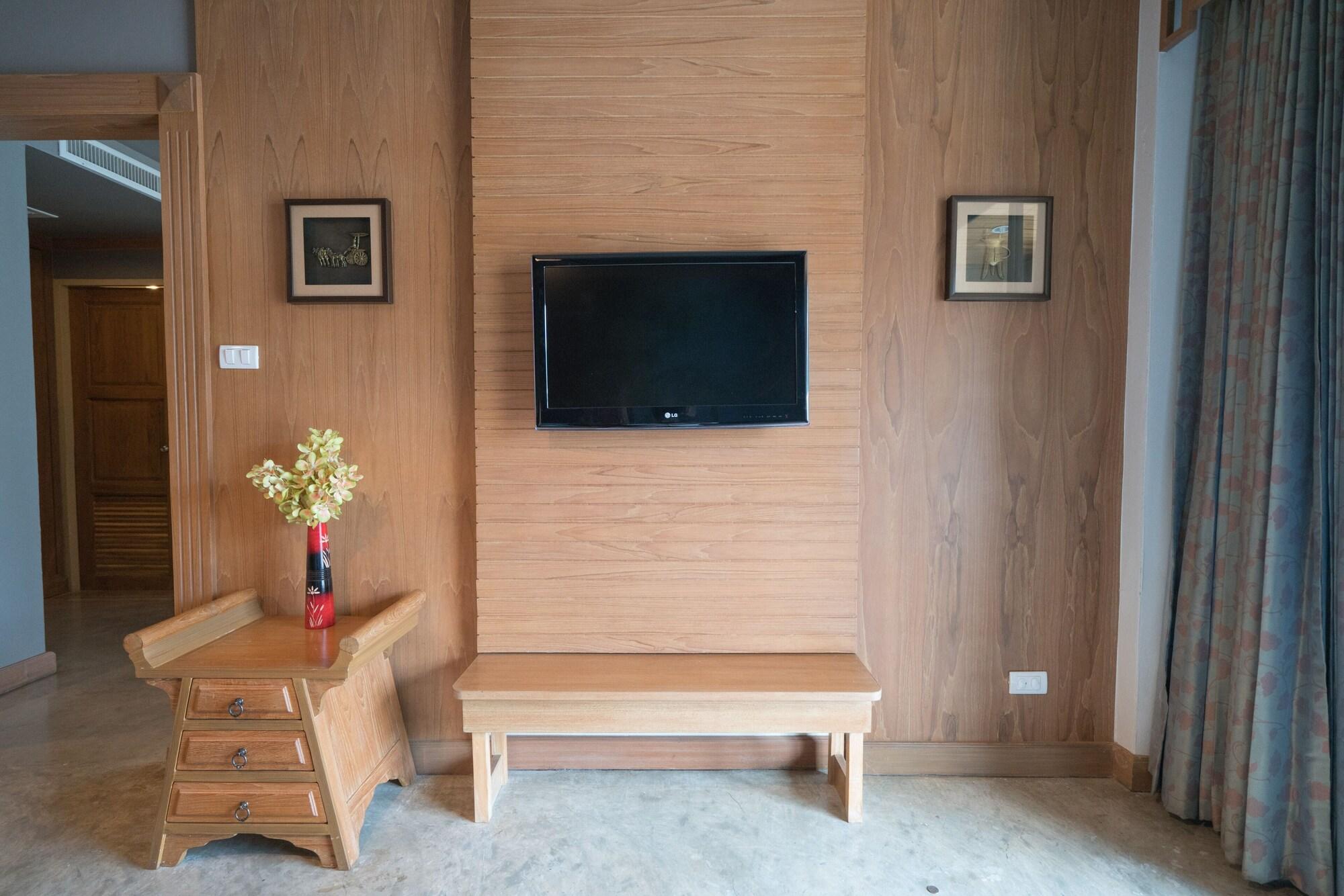 Minatale Phuket Hotel Patong Exterior photo